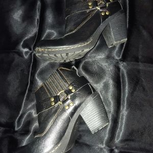 Bolo ankle boots